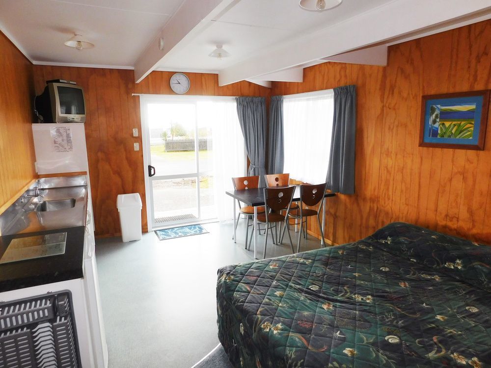 Motutere Bay Top 10 Holiday Park Туранги Екстериор снимка