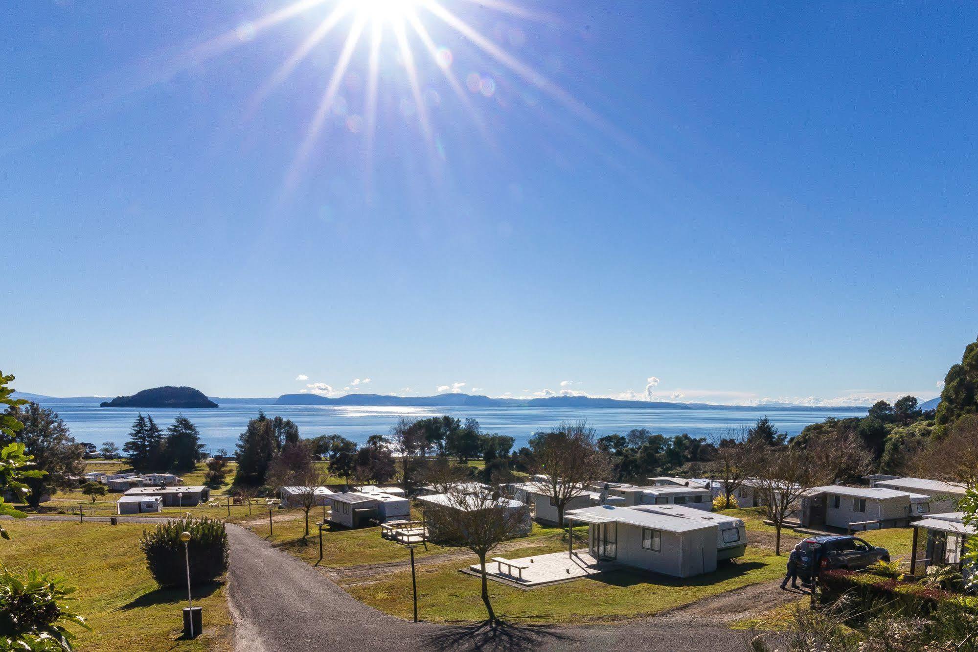 Motutere Bay Top 10 Holiday Park Туранги Екстериор снимка